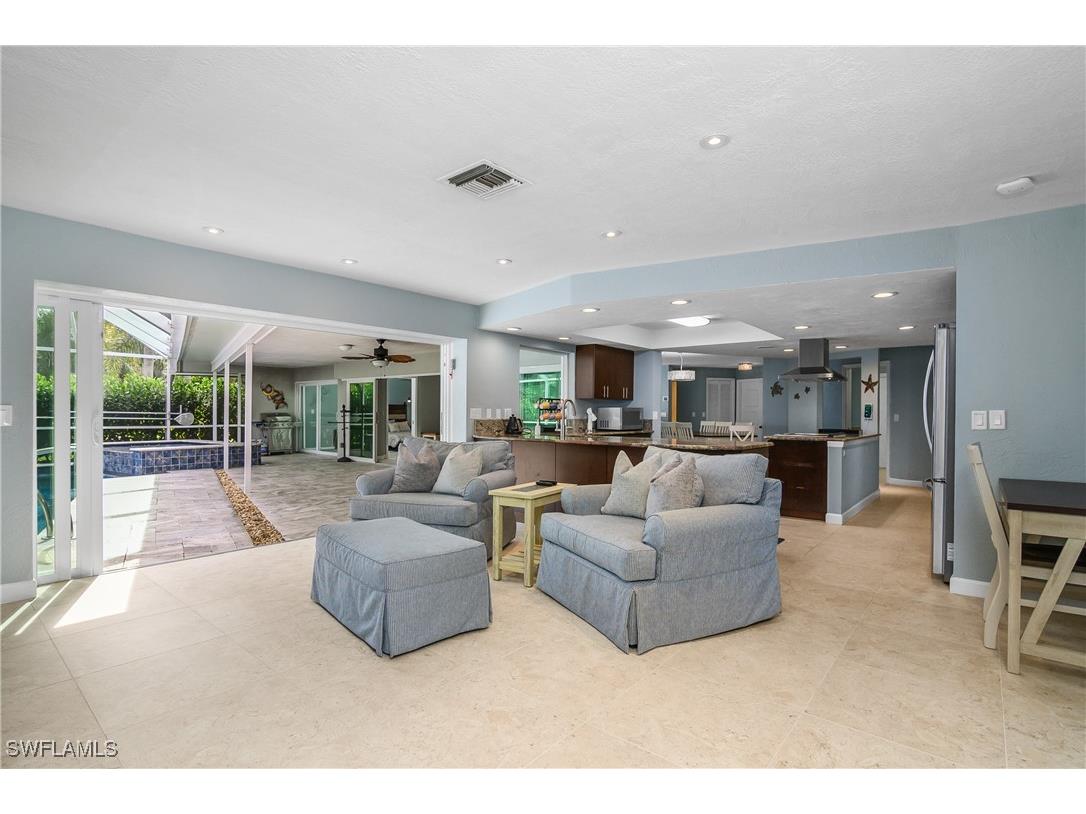 330 Country Club Drive Naples FL 34110 225078197 image15