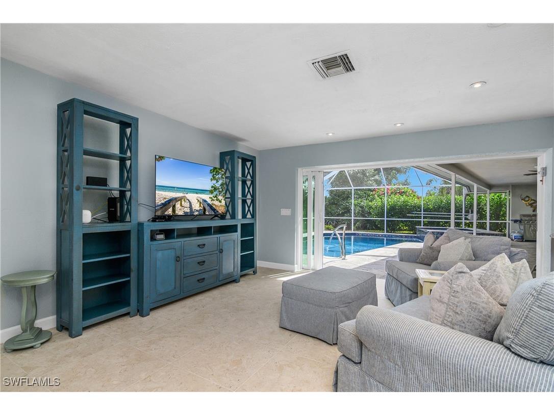 330 Country Club Drive Naples FL 34110 225078197 image16