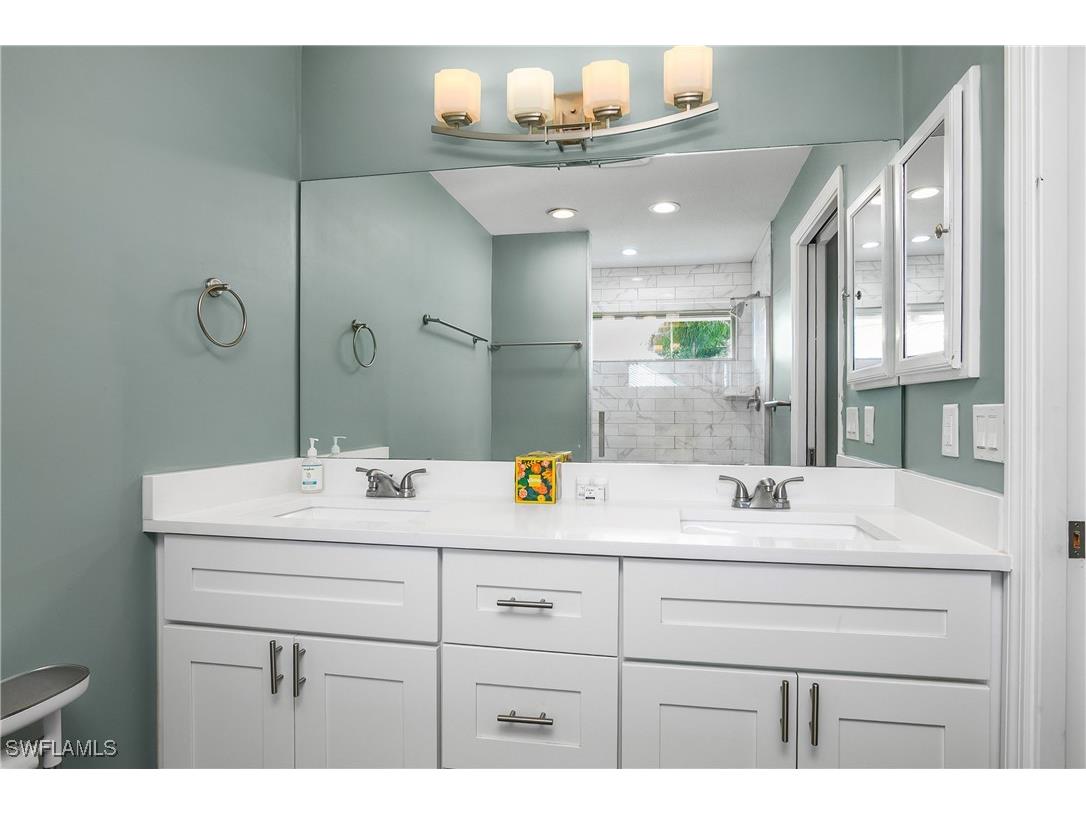 330 Country Club Drive Naples FL 34110 225078197 image19