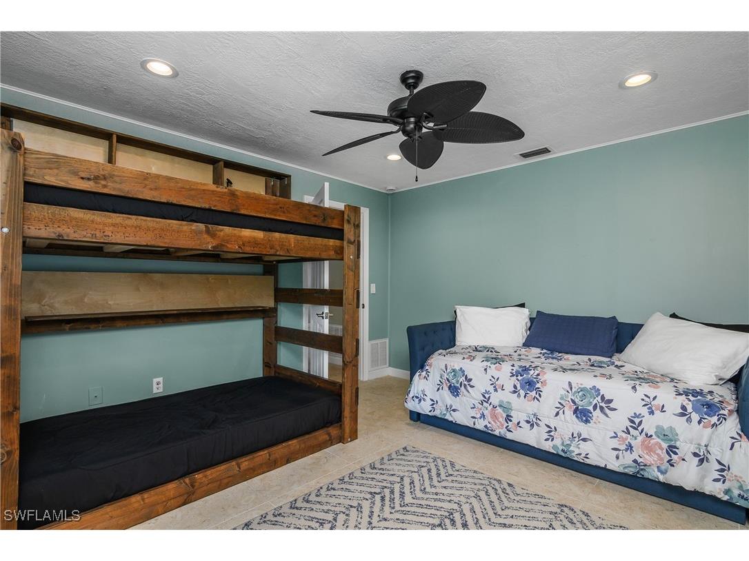 330 Country Club Drive Naples FL 34110 225078197 image25