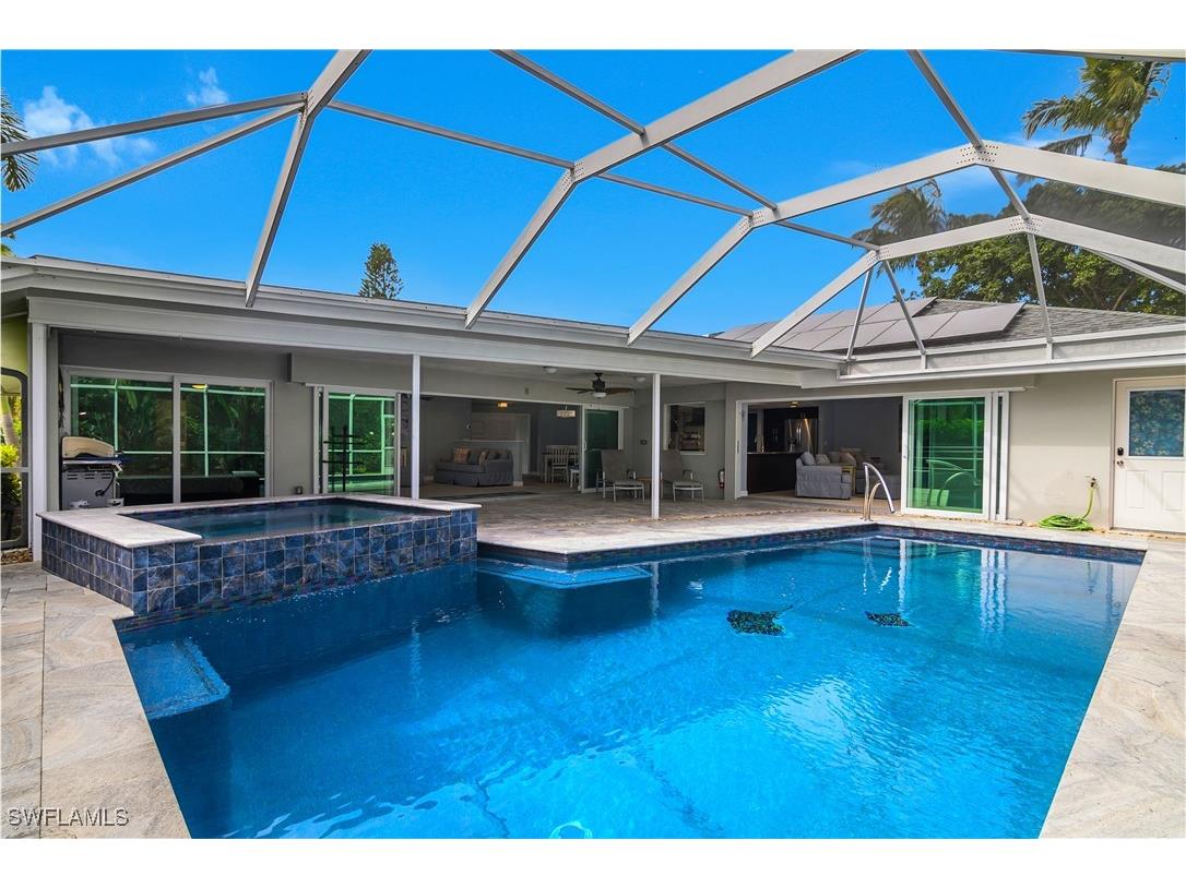 330 Country Club Drive Naples FL 34110 225078197 image4