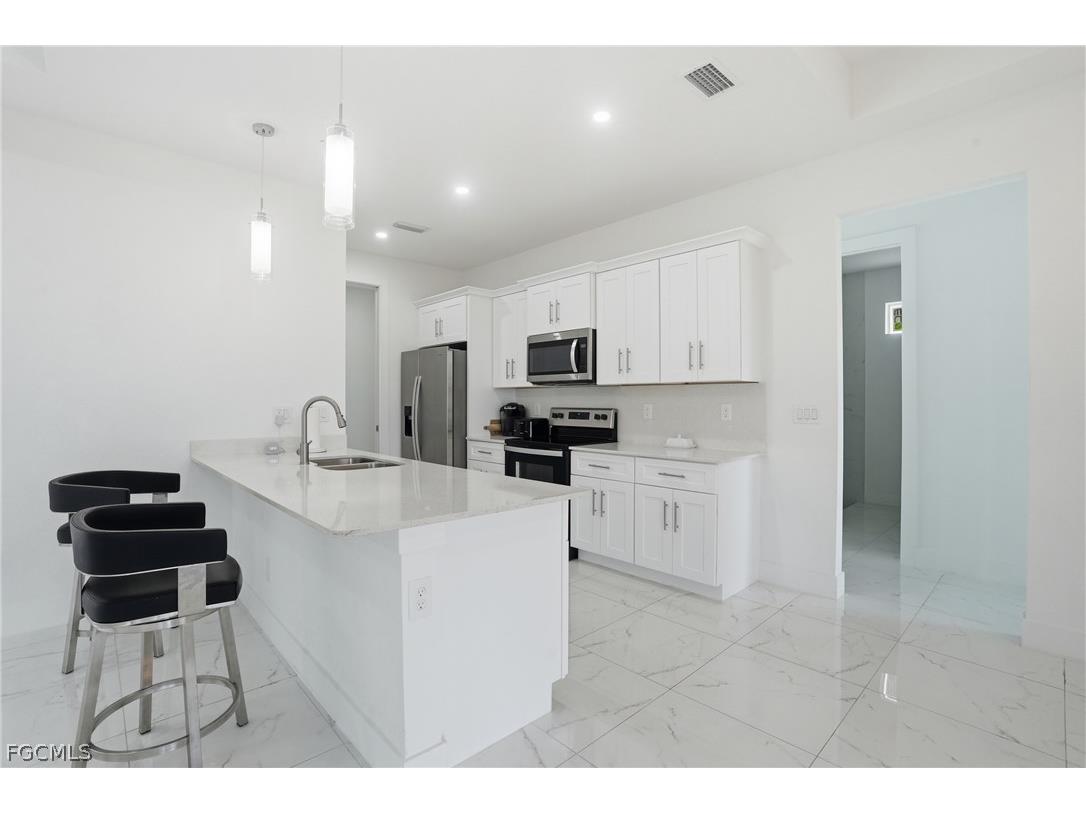 330 El Dorado Boulevard N Cape Coral FL 33993 2026010784 image10