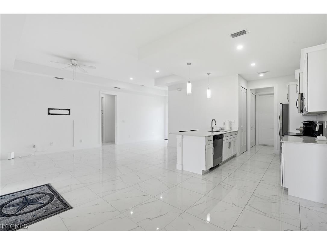 330 El Dorado Boulevard N Cape Coral FL 33993 2026010784 image8