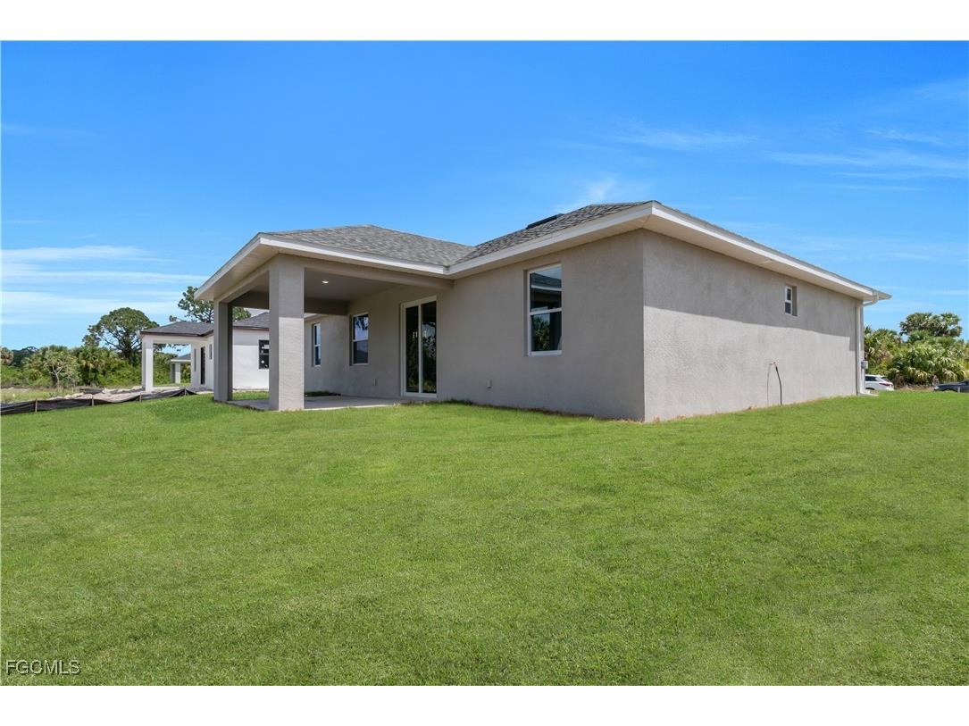 330 Larose Avenue Lehigh Acres FL 33974 2025015423 image11