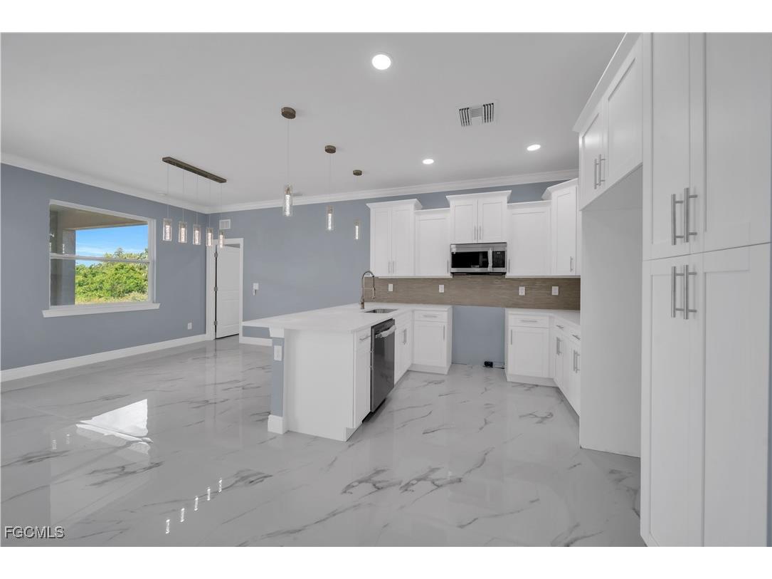 330 Larose Avenue Lehigh Acres FL 33974 2025015423 image18