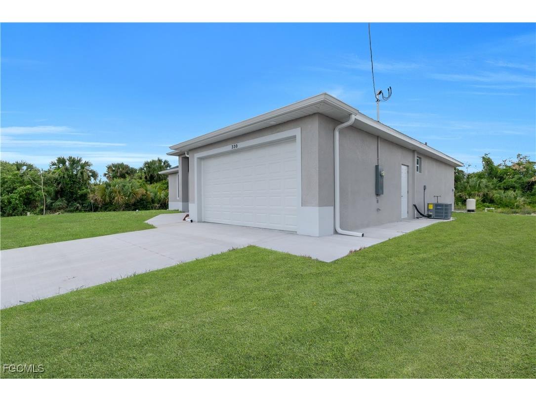 330 Larose Avenue Lehigh Acres FL 33974 2025015423 image7