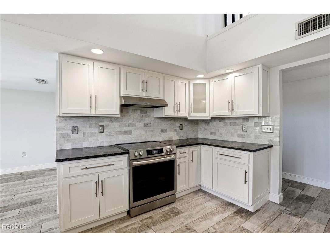 330 Prather Drive Fort Myers FL 33919 2025015667 image18