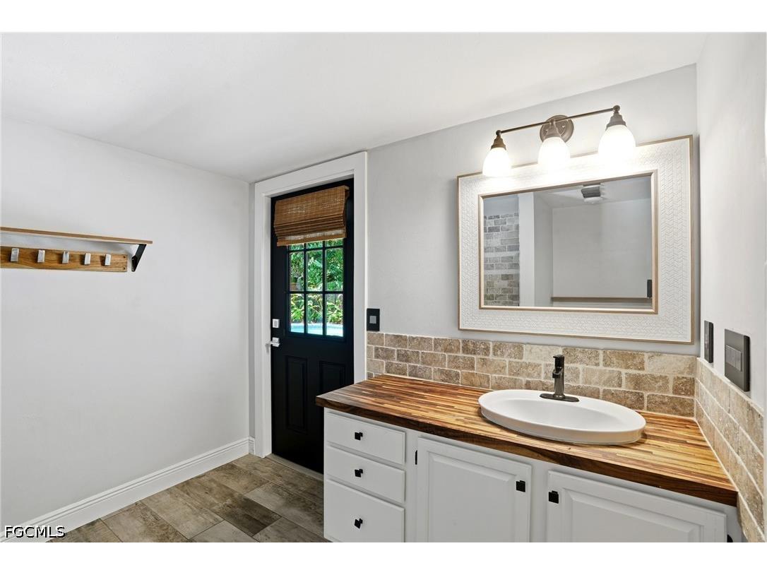330 Prather Drive Fort Myers FL 33919 2026020793 image22