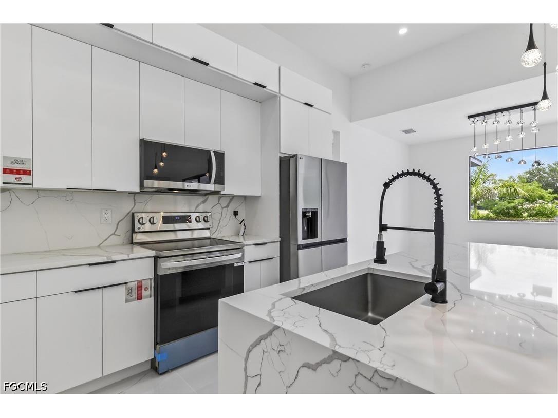 330 SW 26th Place Cape Coral FL 33991 2026024315 image10
