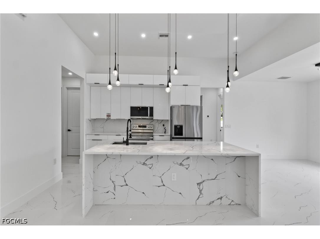 330 SW 26th Place Cape Coral FL 33991 2026024315 image11