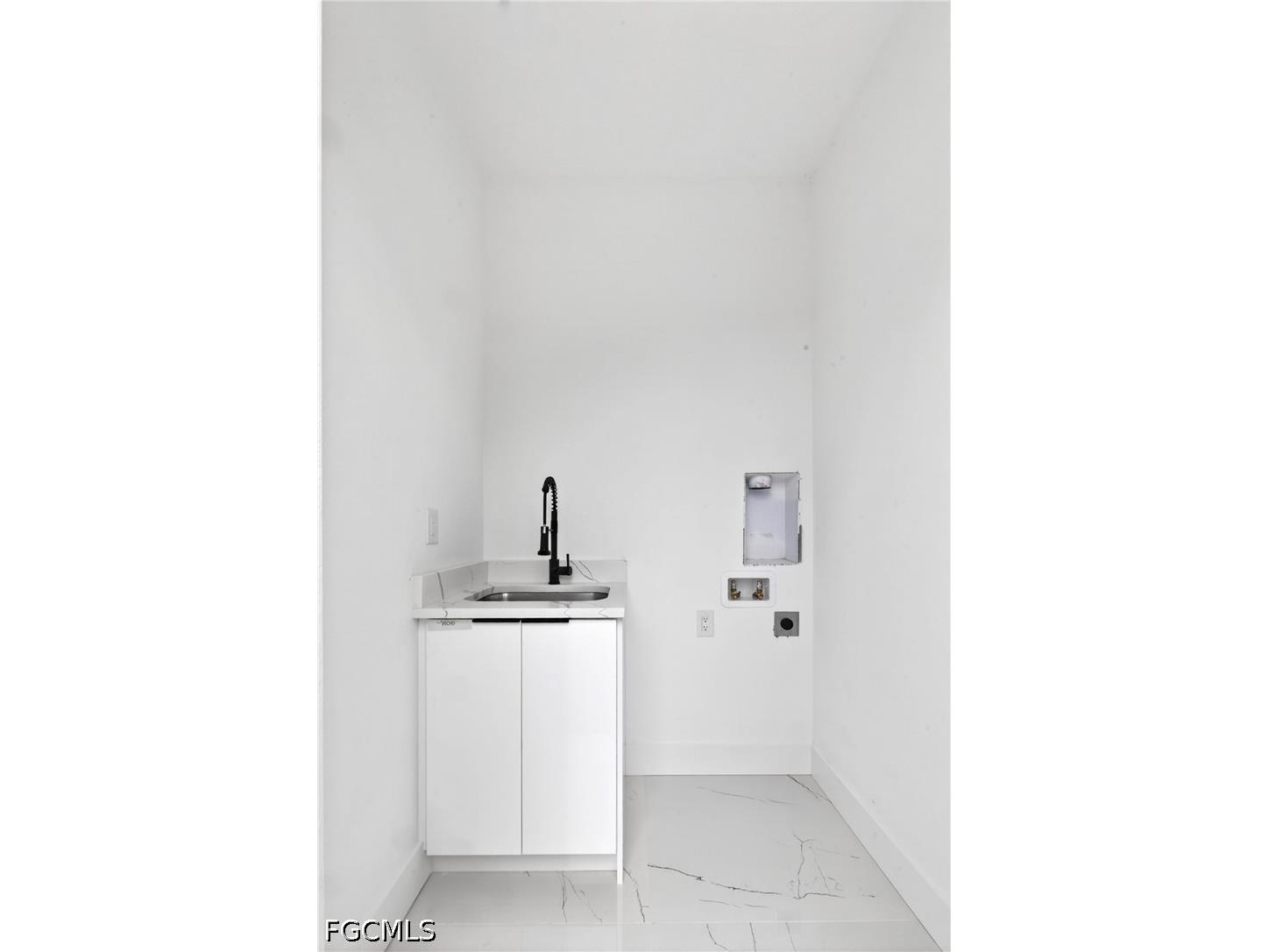 330 SW 26th Place Cape Coral FL 33991 2026024315 image34