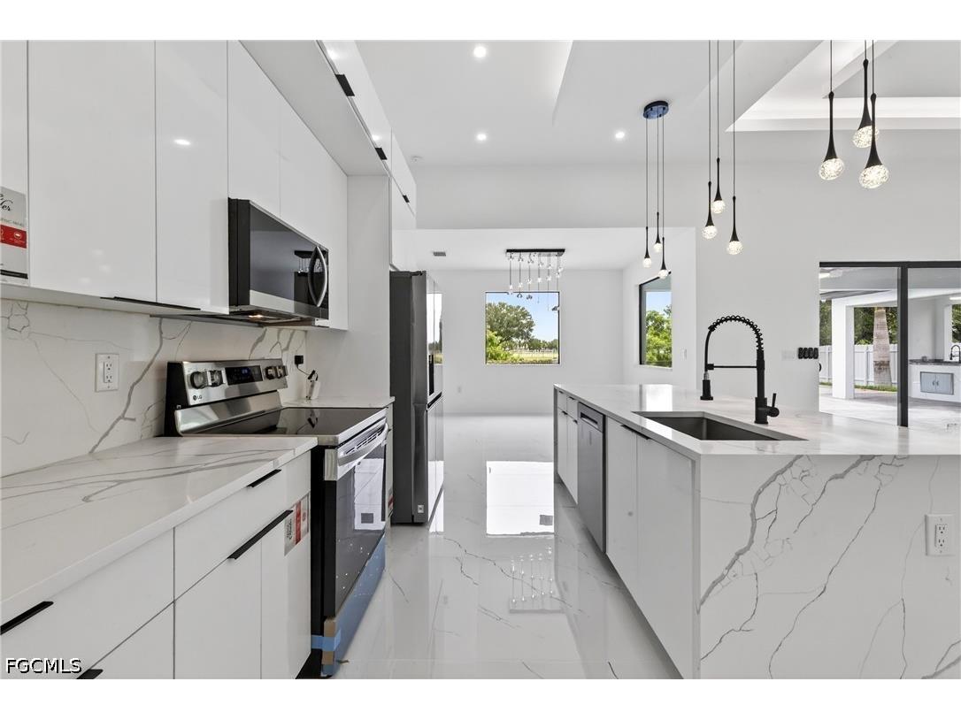 330 SW 26th Place Cape Coral FL 33991 2026024315 image9