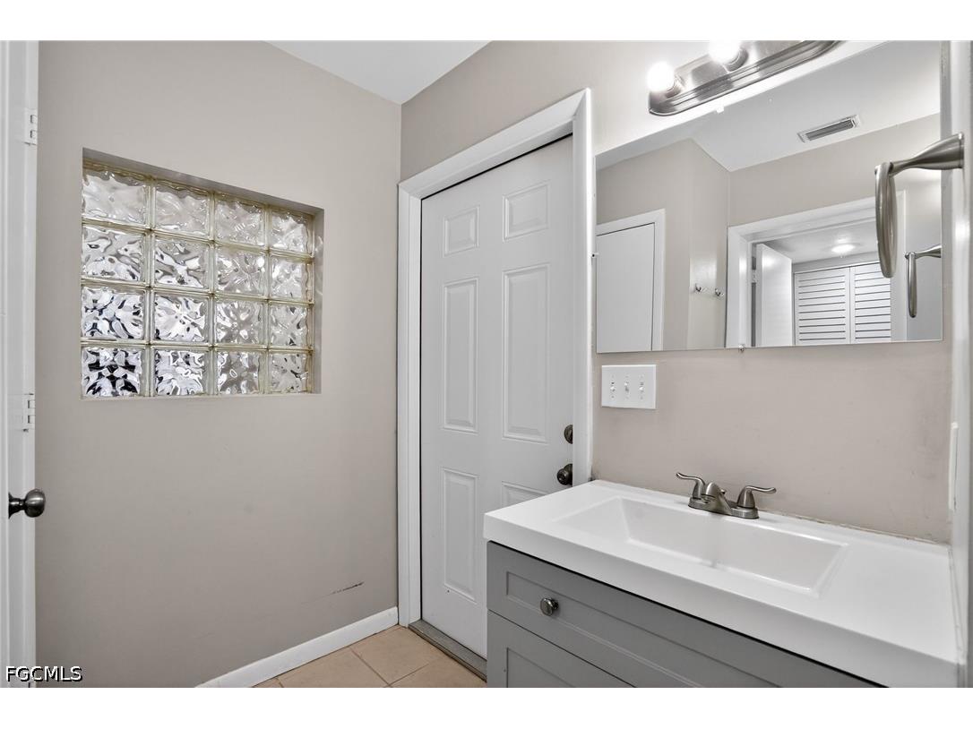 3300 Kingston Street N Saint Petersburg FL 33713 2026021200 image36