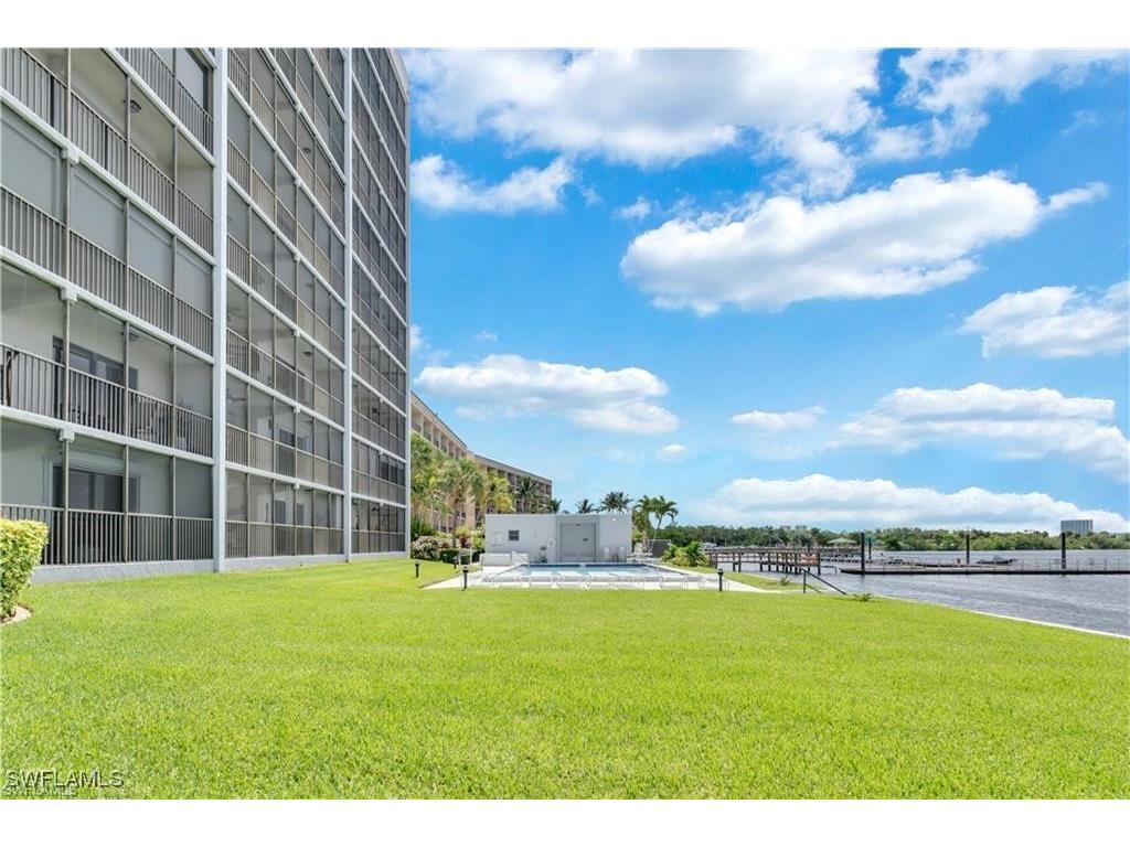 3300 N Key Drive #2C North Fort Myers FL 33903 2025001440 image26