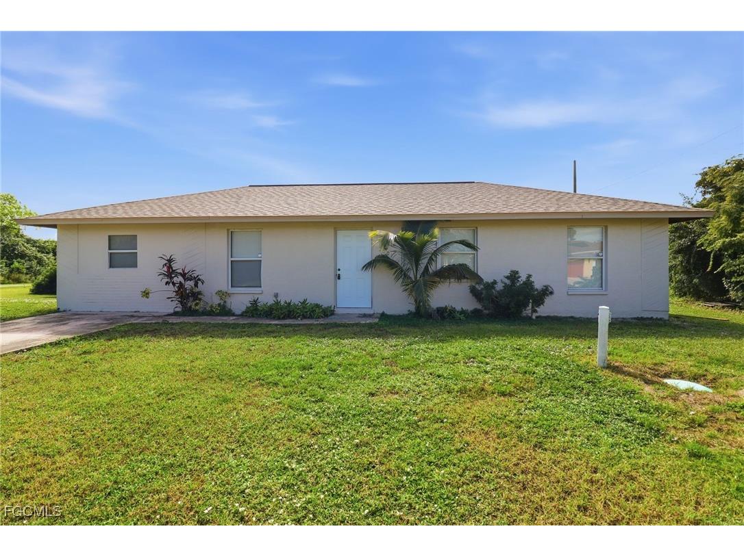 3301 2nd Street W Lehigh Acres FL 33971 2025017589 image1