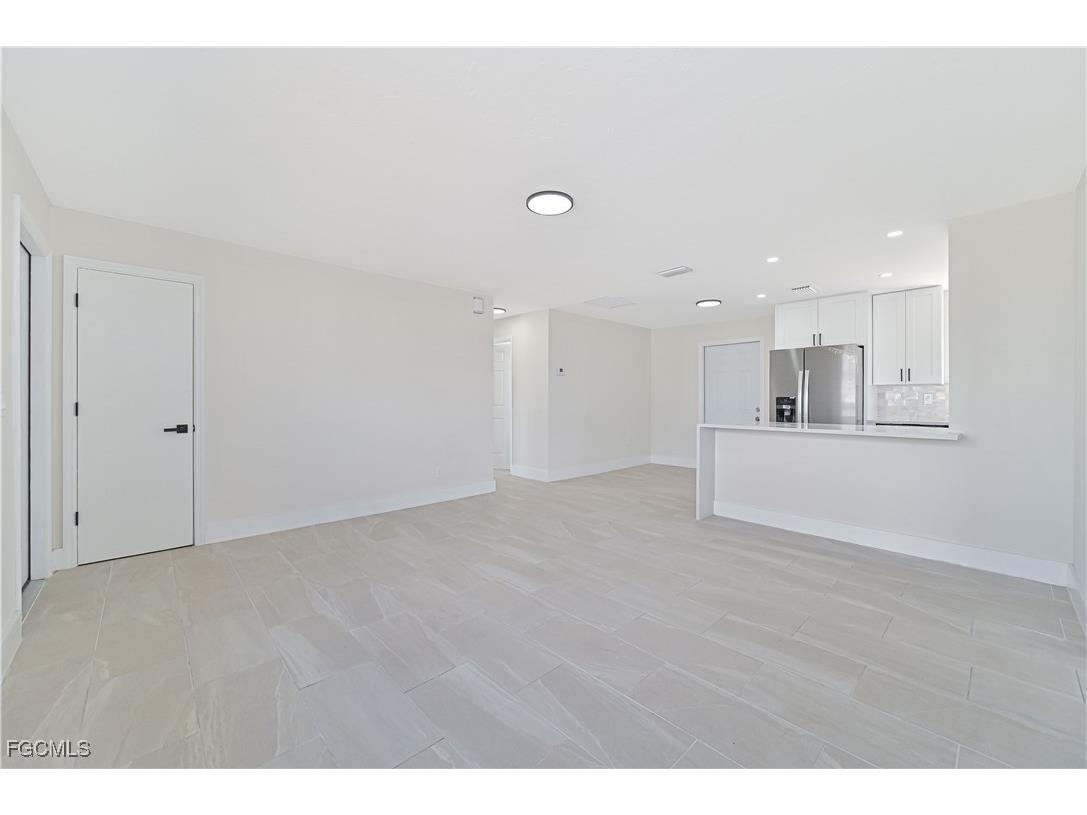 3301 38th Street SW Lehigh Acres FL 33976 2025021548 image4