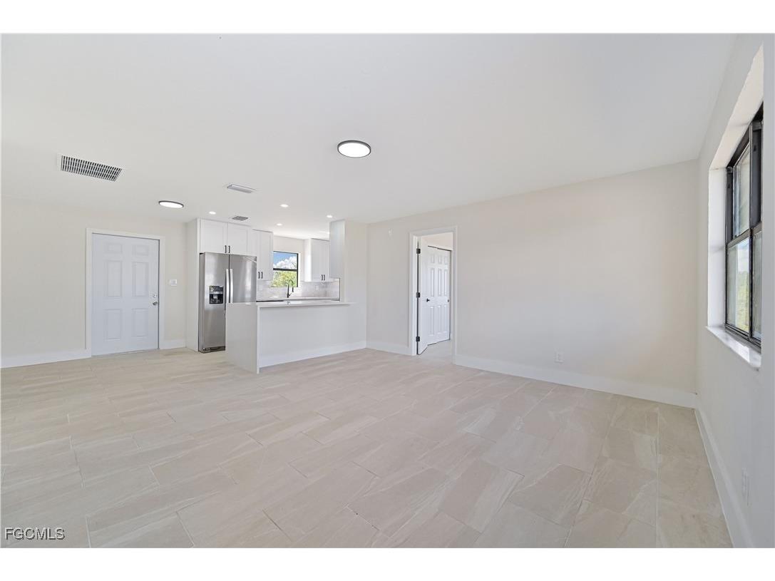 3301 38th Street SW Lehigh Acres FL 33976 2025021548 image5