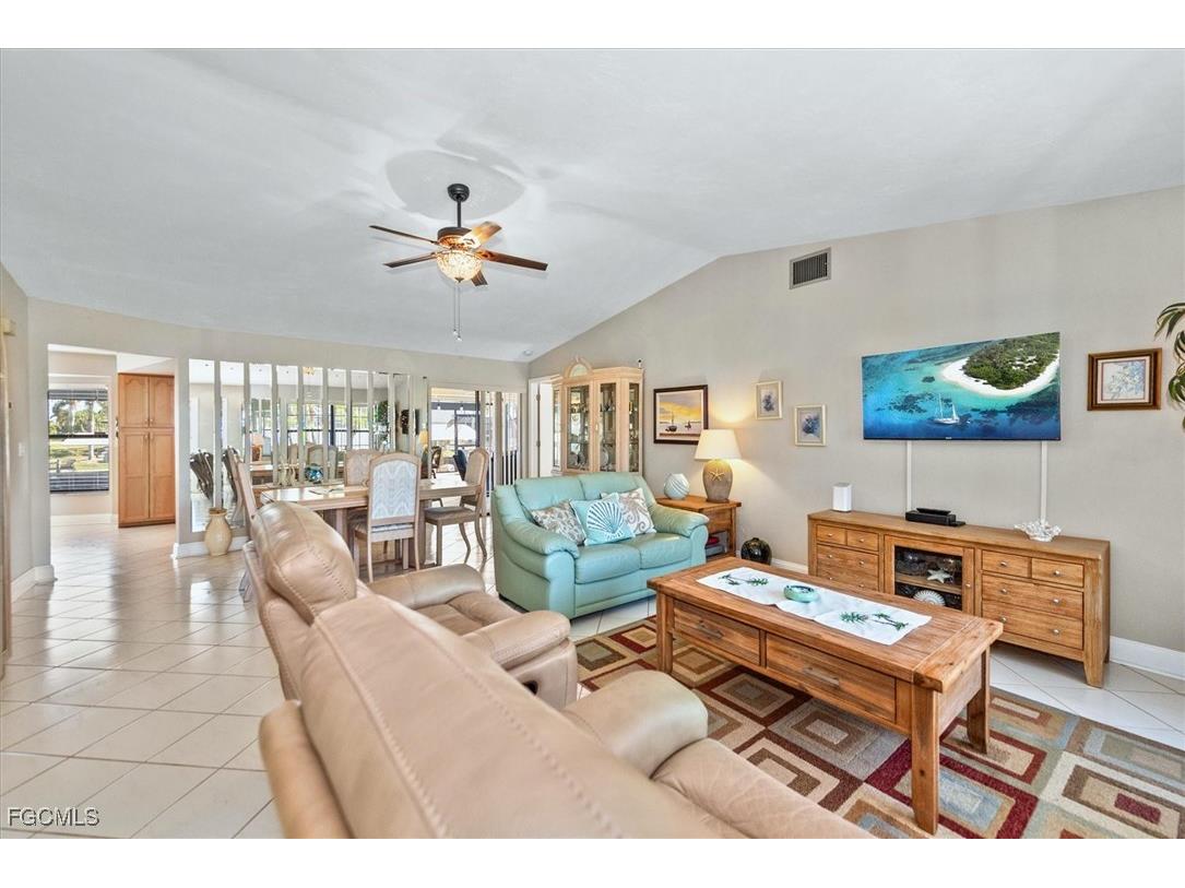 3301 SE 6th Avenue Cape Coral FL 33904 2025025064 image6