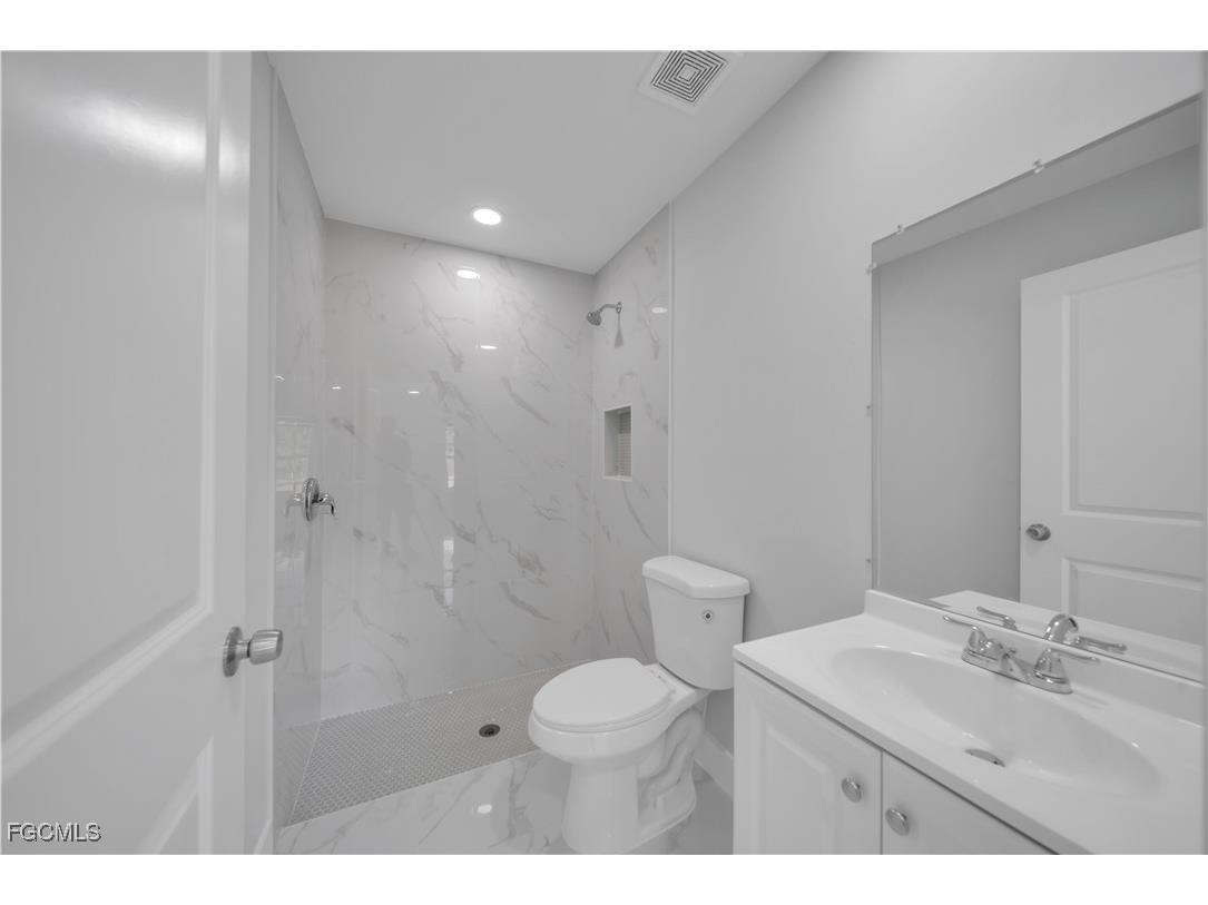 3302 39th Street W Lehigh Acres FL 33971 2025014110 image12