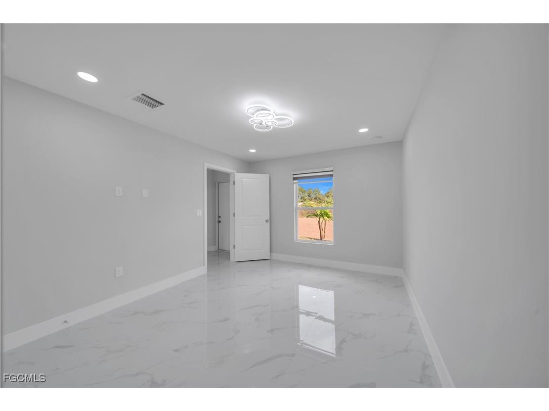 3302 39th Street W Lehigh Acres FL 33971 2025014110 image13