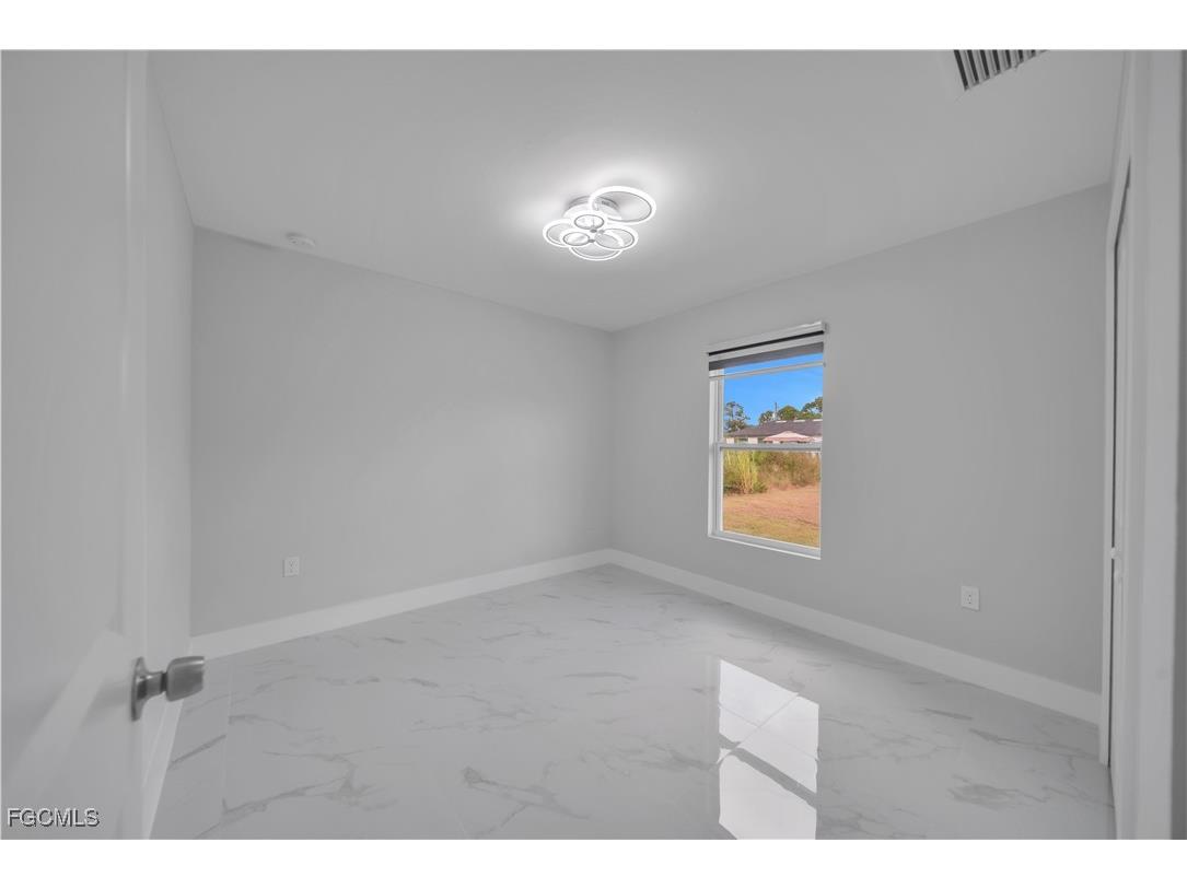 3302 39th Street W Lehigh Acres FL 33971 2025014110 image17