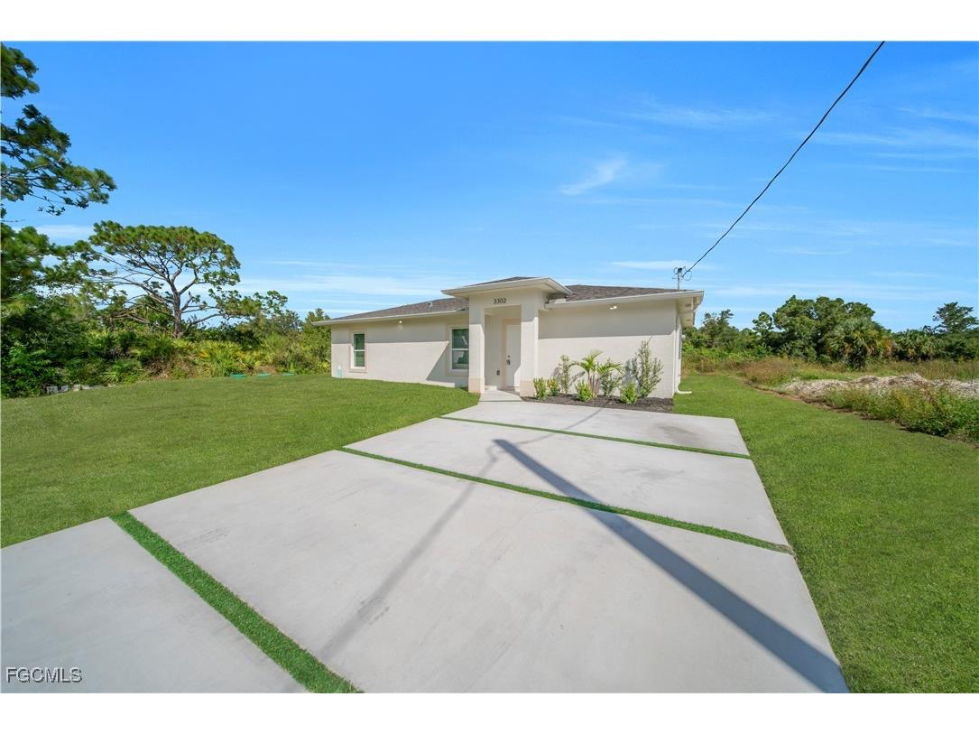 3302 39th Street W Lehigh Acres FL 33971 2025014110 image5