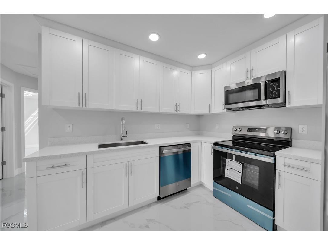 3302 39th Street W Lehigh Acres FL 33971 2025014110 image9