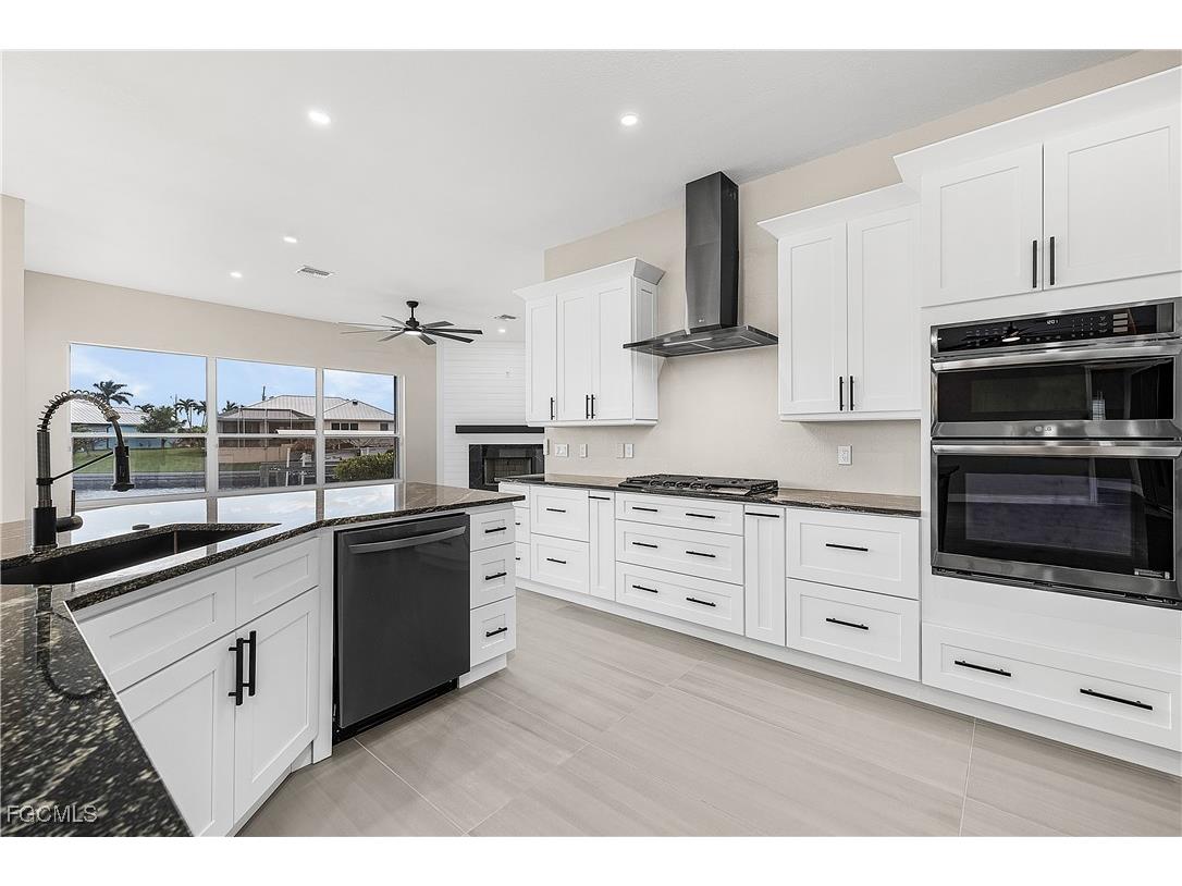 3302 NW 2nd Terrace Cape Coral FL 33993 2025023913 image1