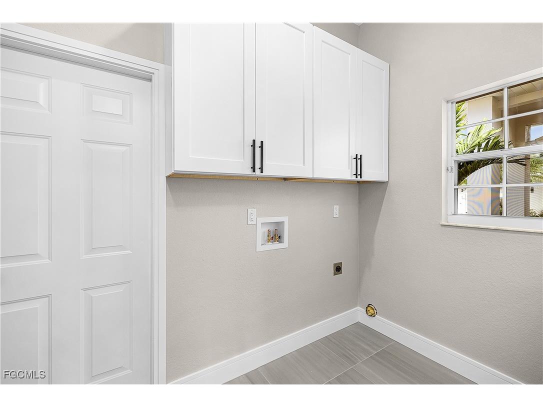 3302 NW 2nd Terrace Cape Coral FL 33993 2025023913 image41