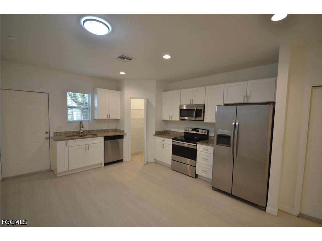 3303 Armstrong Court Fort Myers FL 33916 2026019467 image12