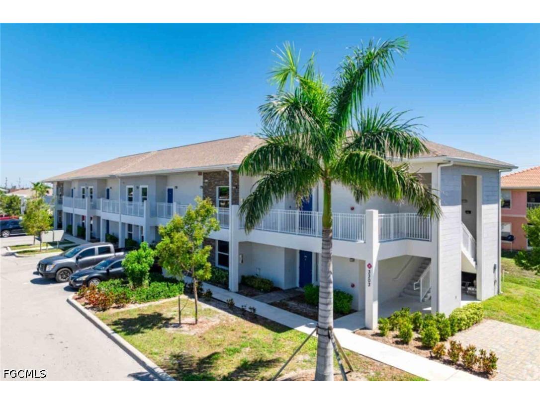 3303 SW 8th Place #106 Cape Coral FL 33914 2026008783 image1