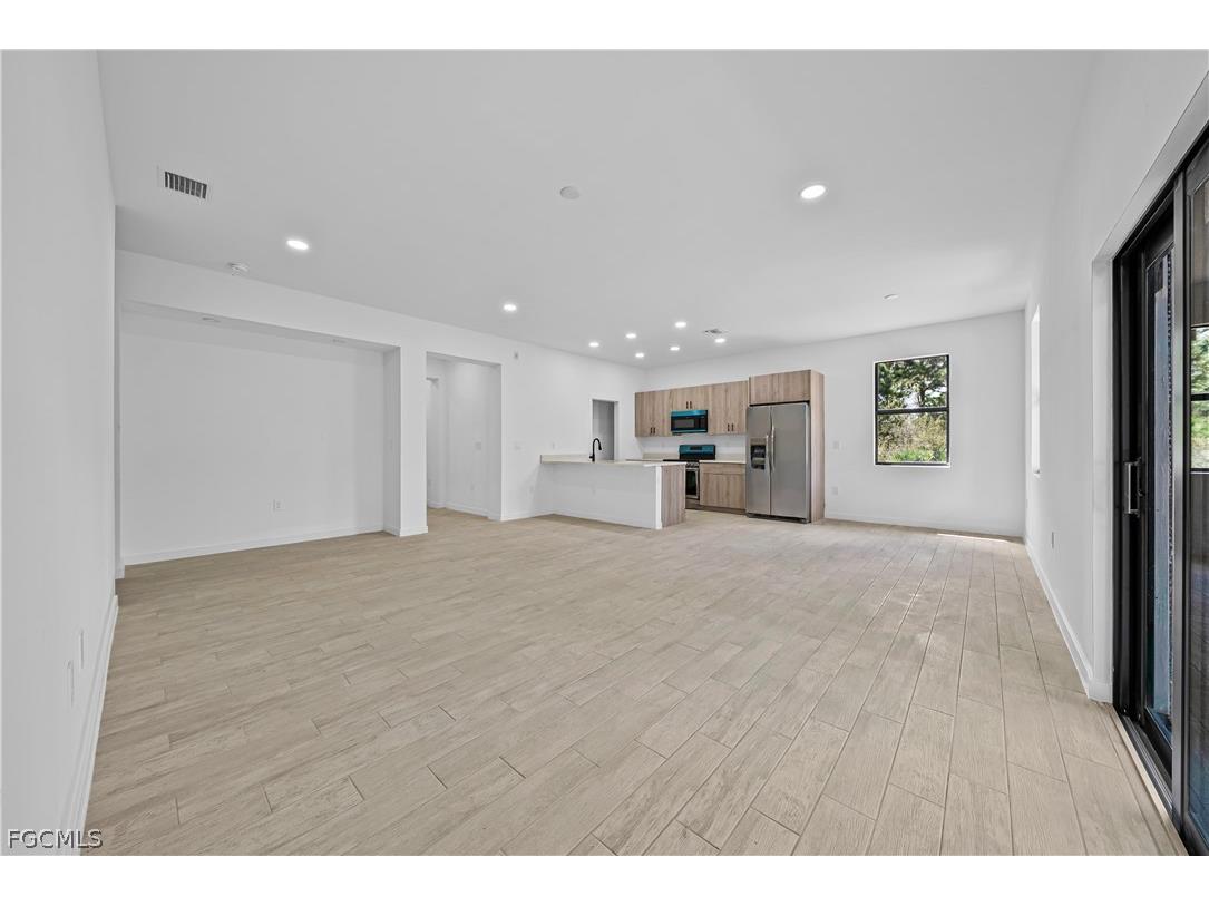 3304 69th Street W Lehigh Acres FL 33971 2026011689 image2