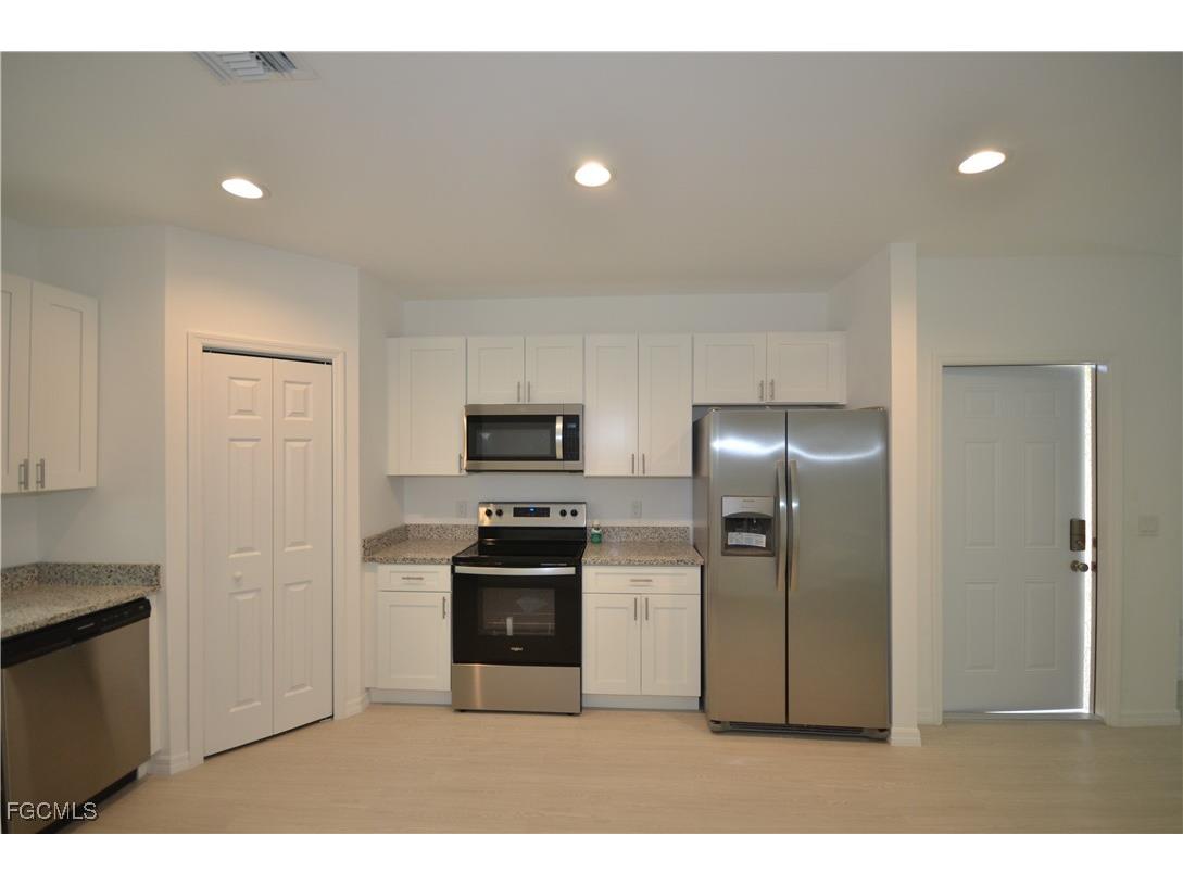 3305 Bassie Court Fort Myers FL 33916 2025017354 image6