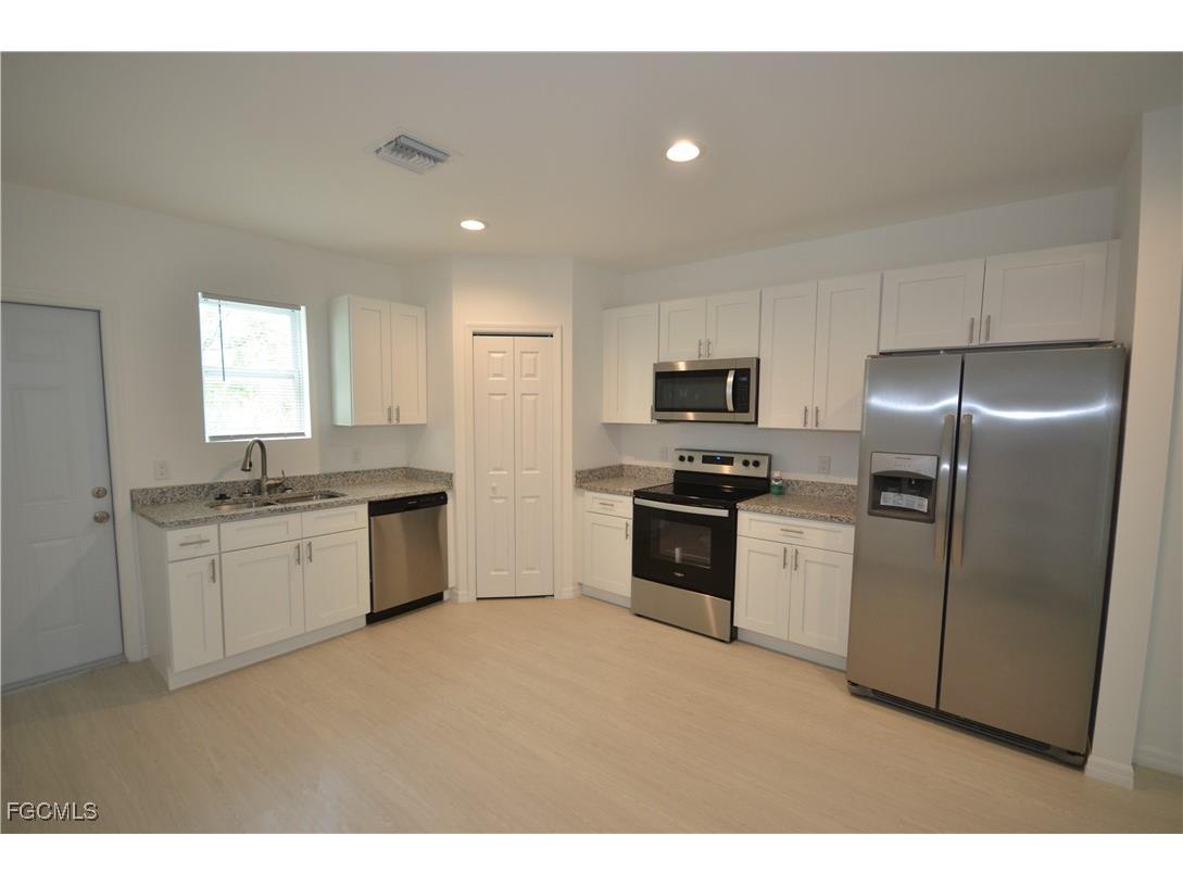 3305 Bassie Court Fort Myers FL 33916 2025022318 image7