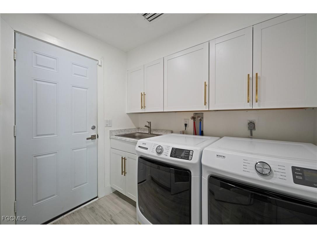 3305 SE 22nd Place Cape Coral FL 33904 2025019724 image28