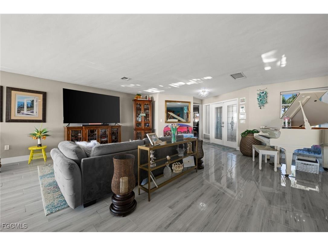 3305 SE 22nd Place Cape Coral FL 33904 2025019724 image6