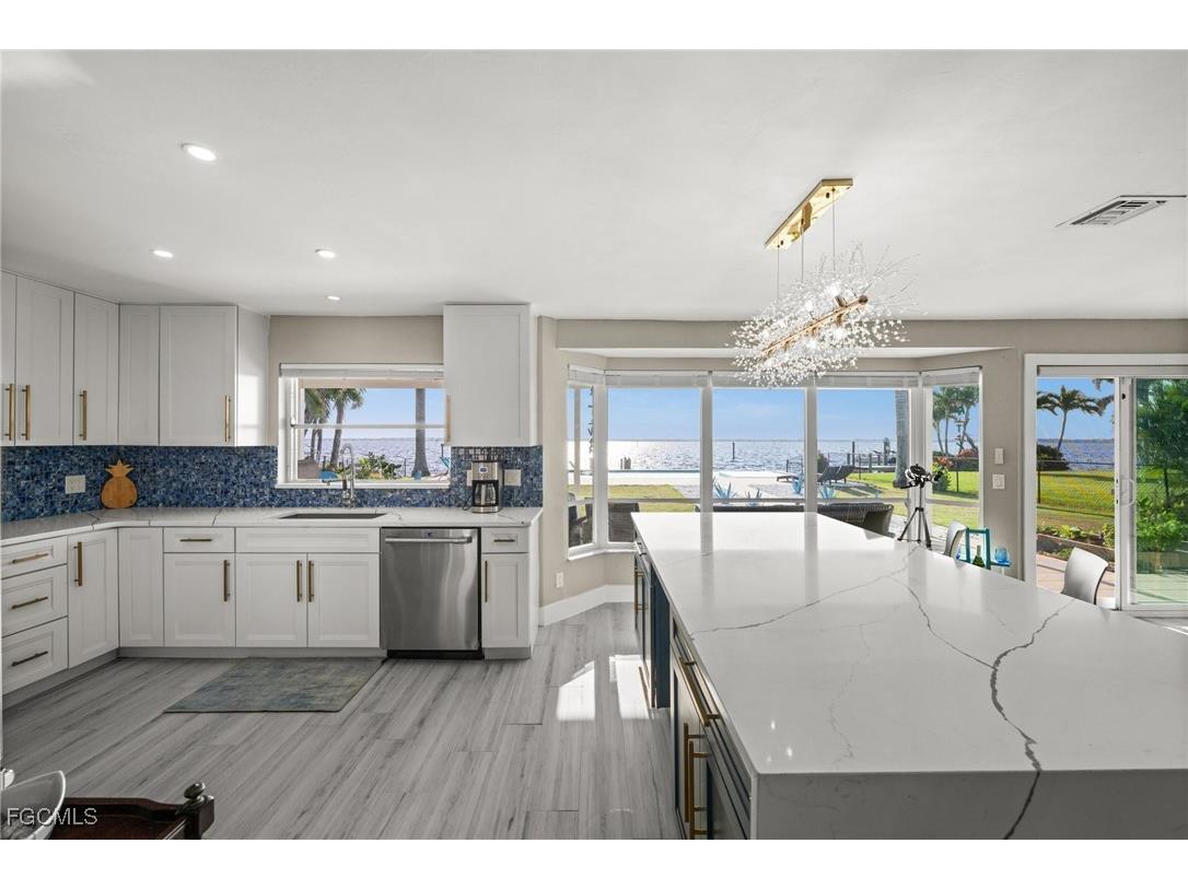 3305 SE 22nd Place Cape Coral FL 33904 2025019724 image7