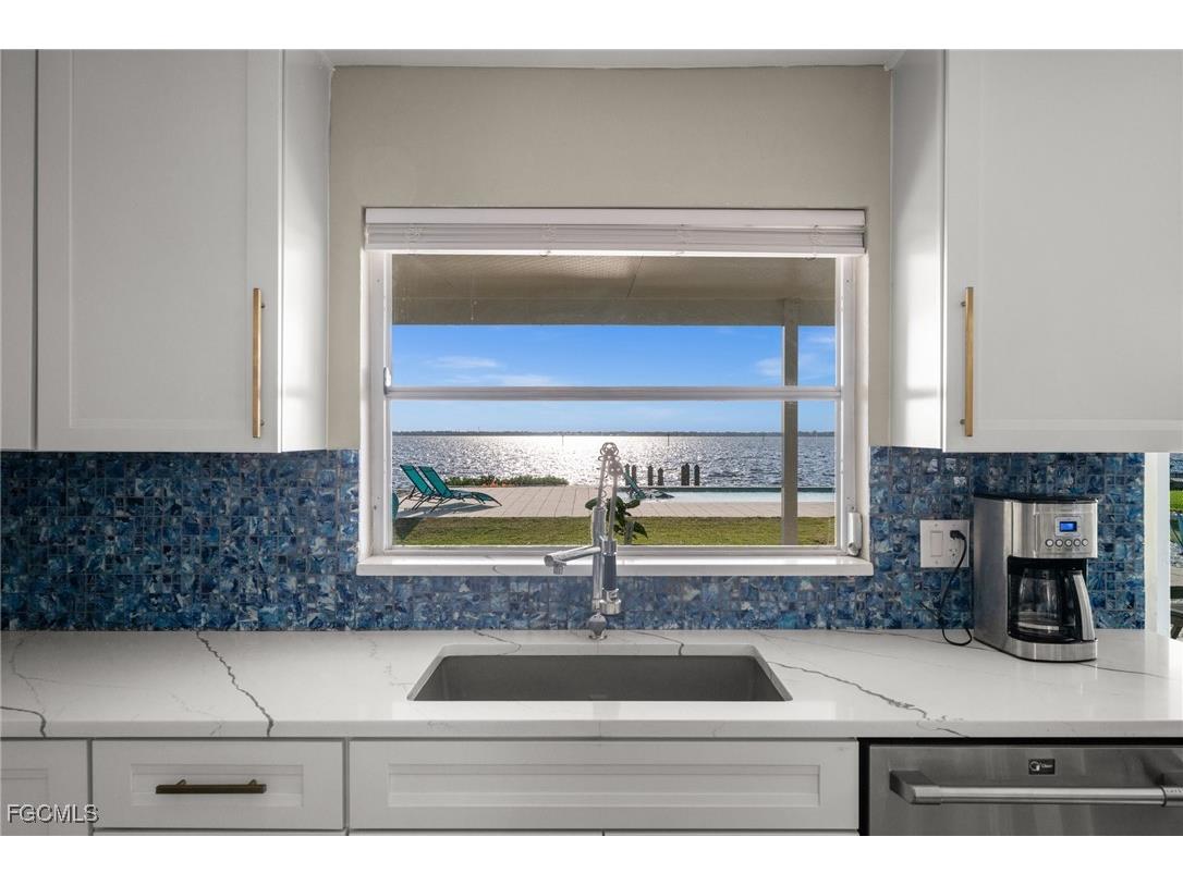 3305 SE 22nd Place Cape Coral FL 33904 2025019724 image8