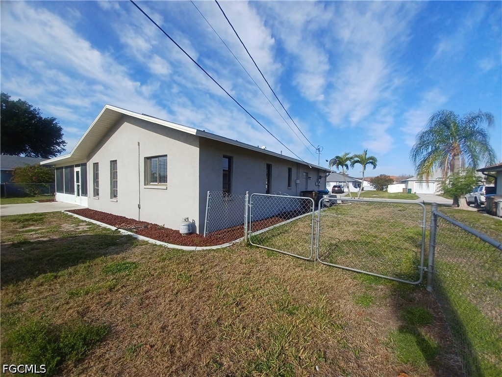 3305 SW 7th Place Cape Coral FL 33914 2026020977 image1