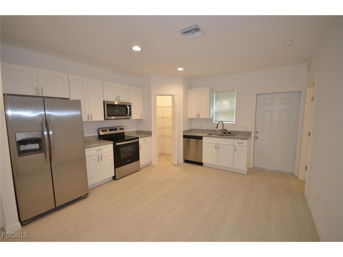 3306 Bassie Court Fort Myers FL 33916 2025012321 image6