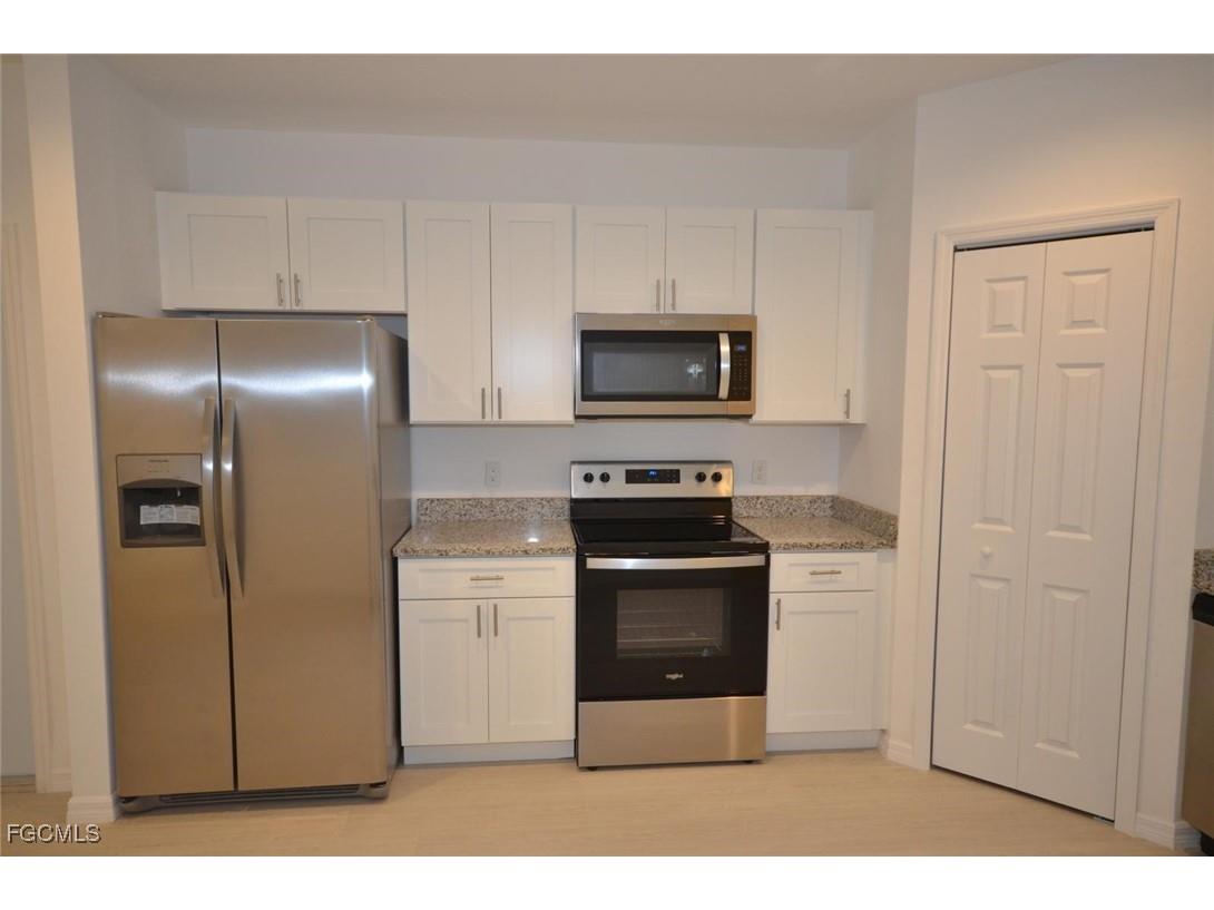 3306 Bassie Court Fort Myers FL 33916 2025012321 image7