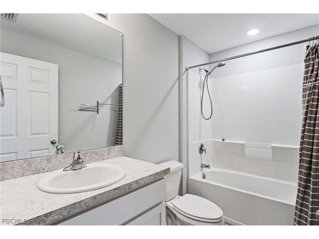 3306 NE 8th Place Cape Coral FL 33909 2026008868 image23