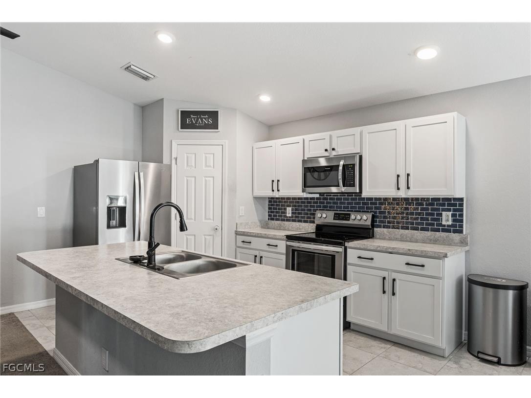 3306 NE 8th Place Cape Coral FL 33909 2026008868 image3