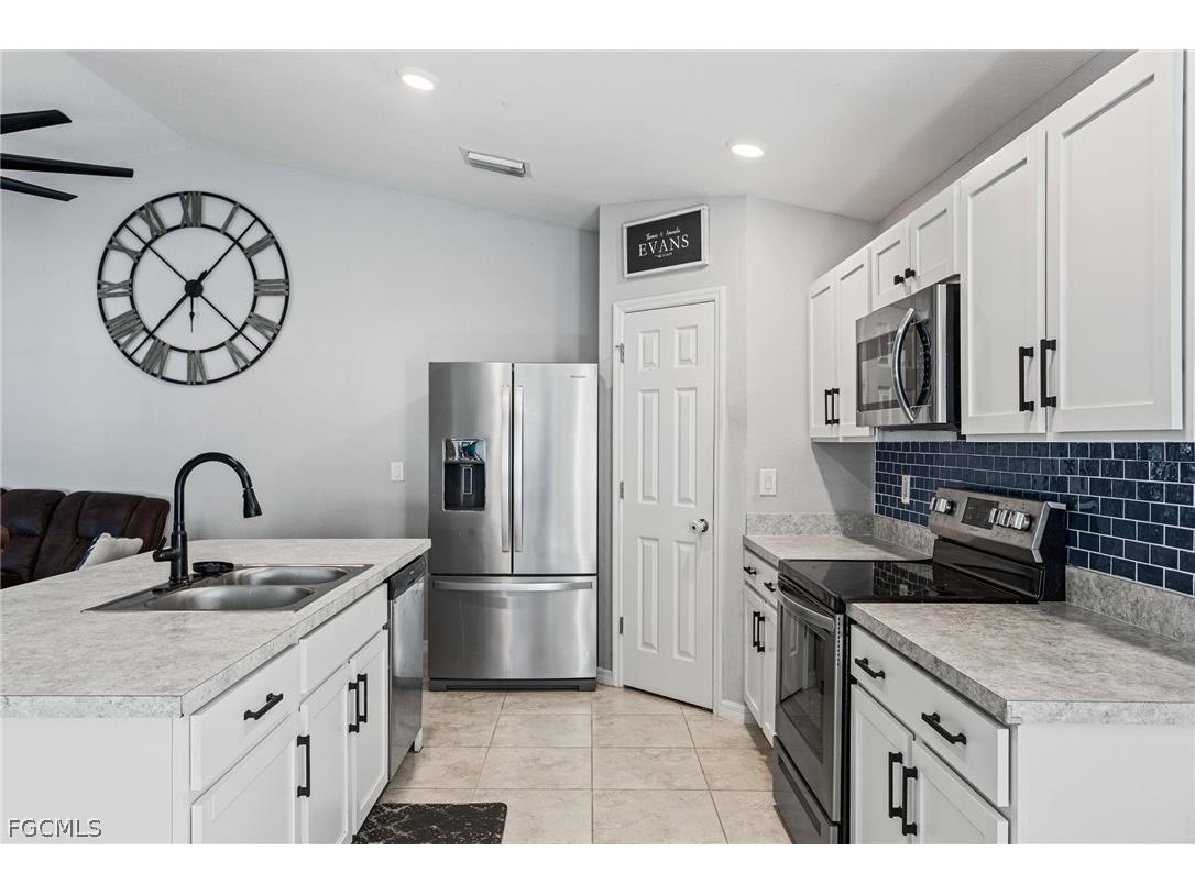 3306 NE 8th Place Cape Coral FL 33909 2026008868 image4