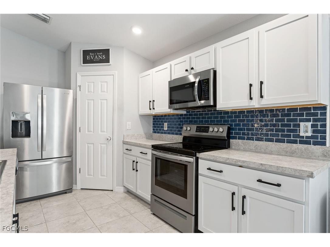 3306 NE 8th Place Cape Coral FL 33909 2026008868 image5