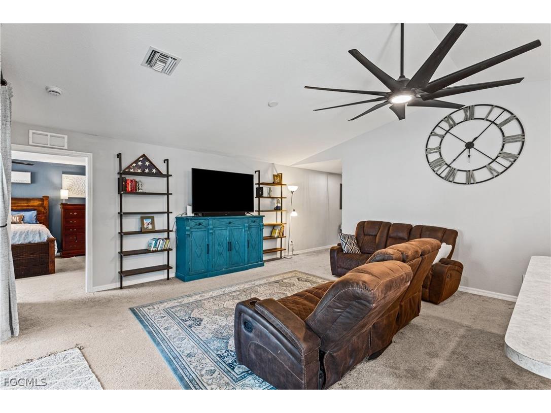 3306 NE 8th Place Cape Coral FL 33909 2026008868 image8