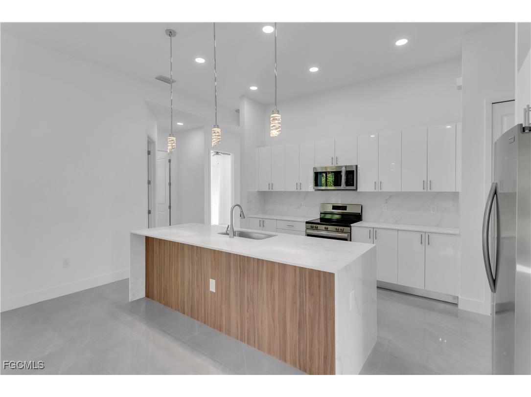 3307 35th Street W Lehigh Acres FL 33971 2025016612 image13