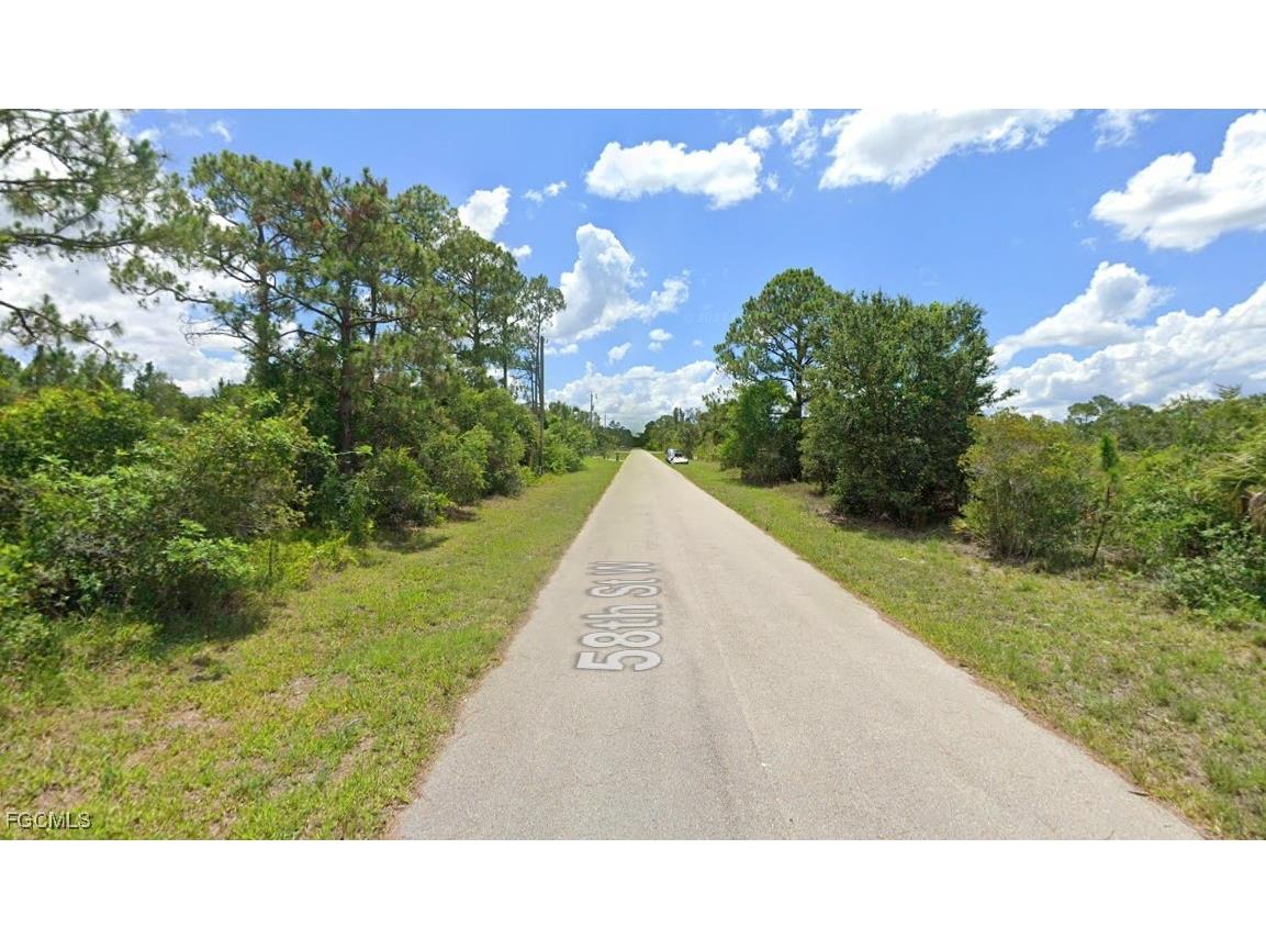 3307 58th Street W Lehigh Acres FL 33971 2025026038 image2