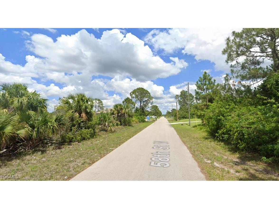 3307 58th Street W Lehigh Acres FL 33971 2025026038 image4
