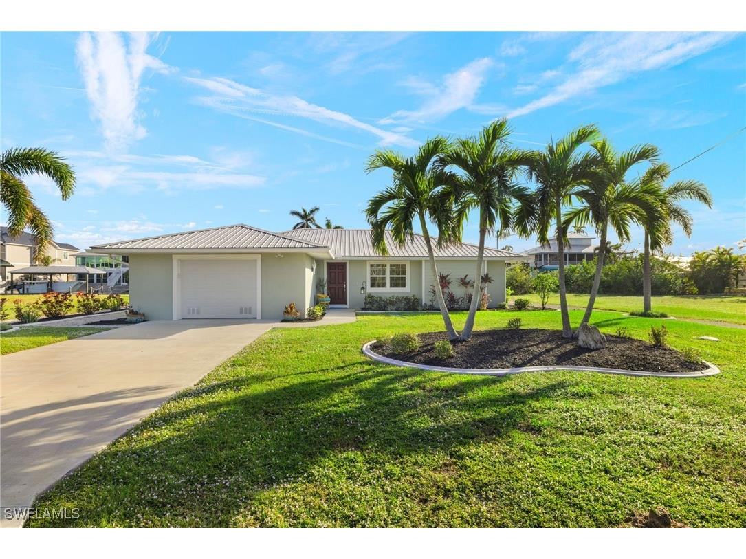 3307 Manatee Drive Saint James City FL 33956 224085081 image1